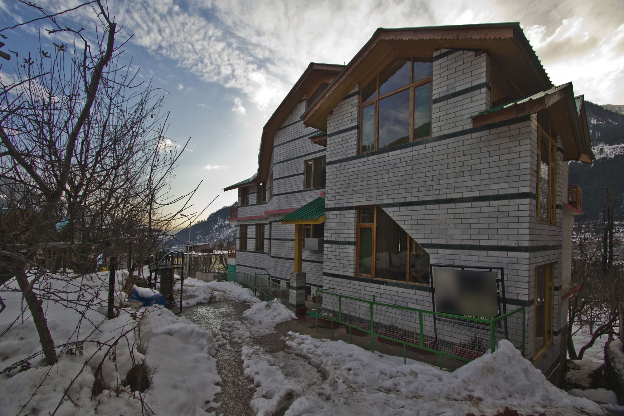 Hotel Mountain Face Manali  Exterior photo